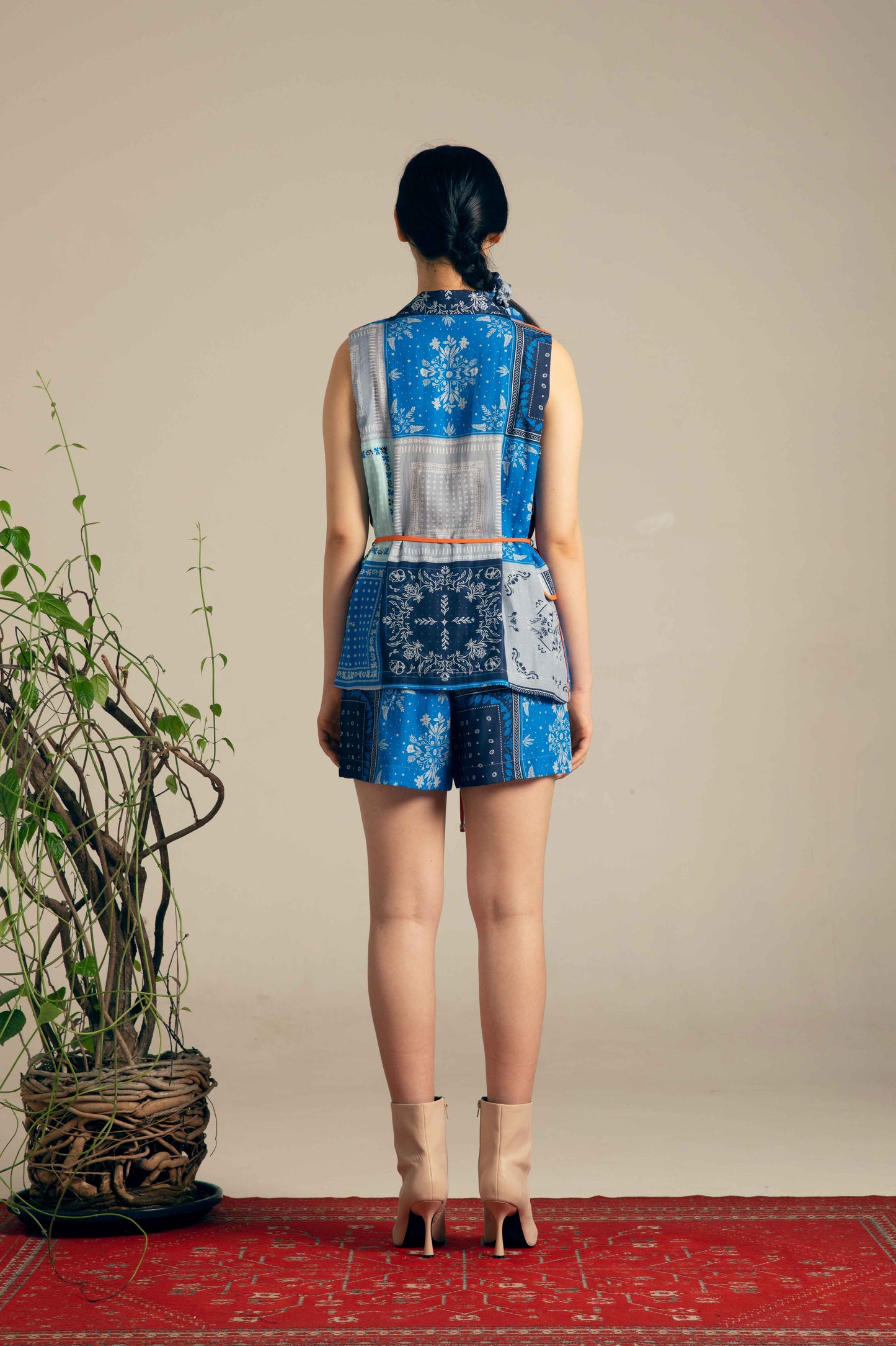 バティック柄ジレトップス