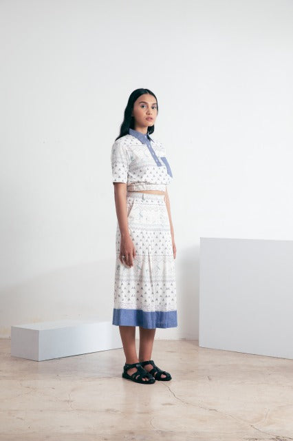 バティック柄スカート