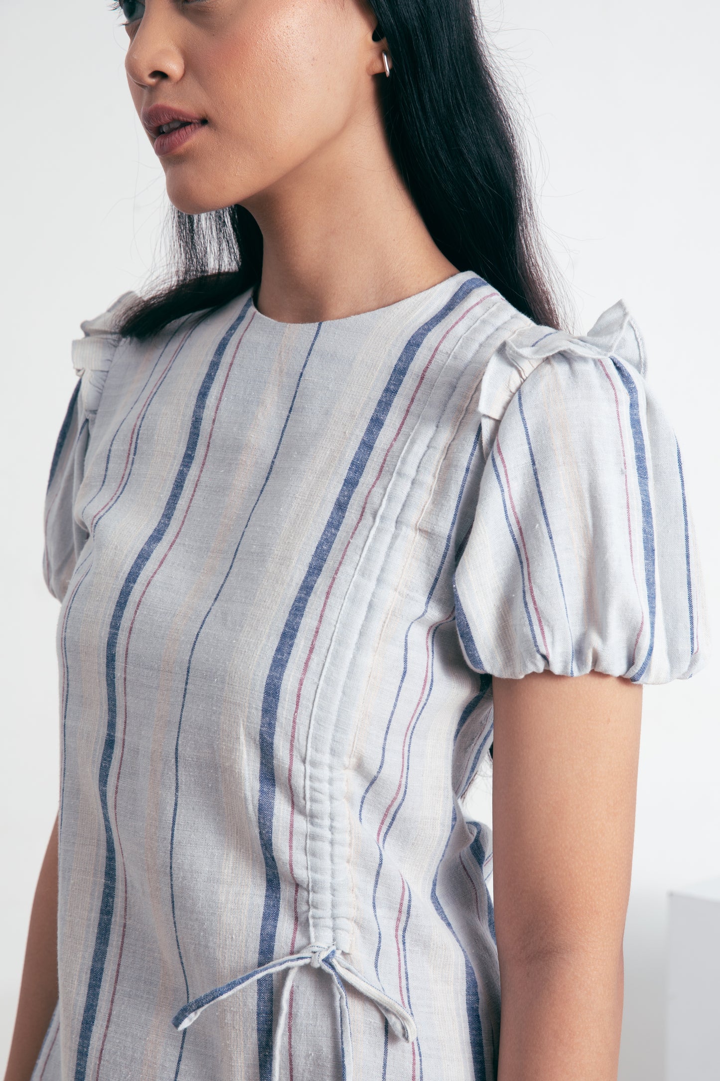 ストライプパフスリーブミニ丈ワンピース