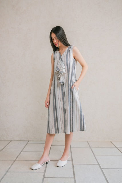 フロントギャザーVネックワンピース