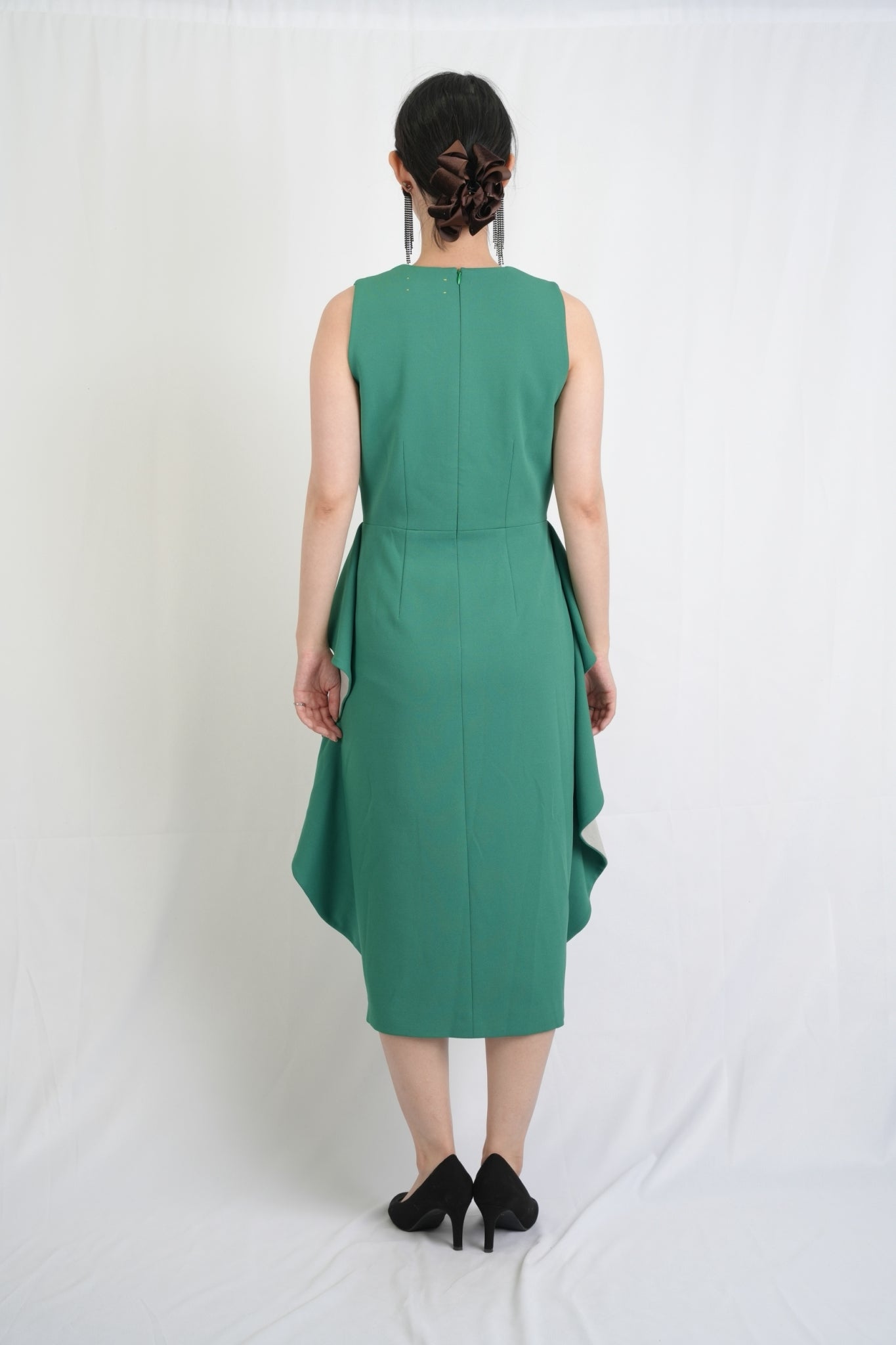 ノースリーブVネックワンピース