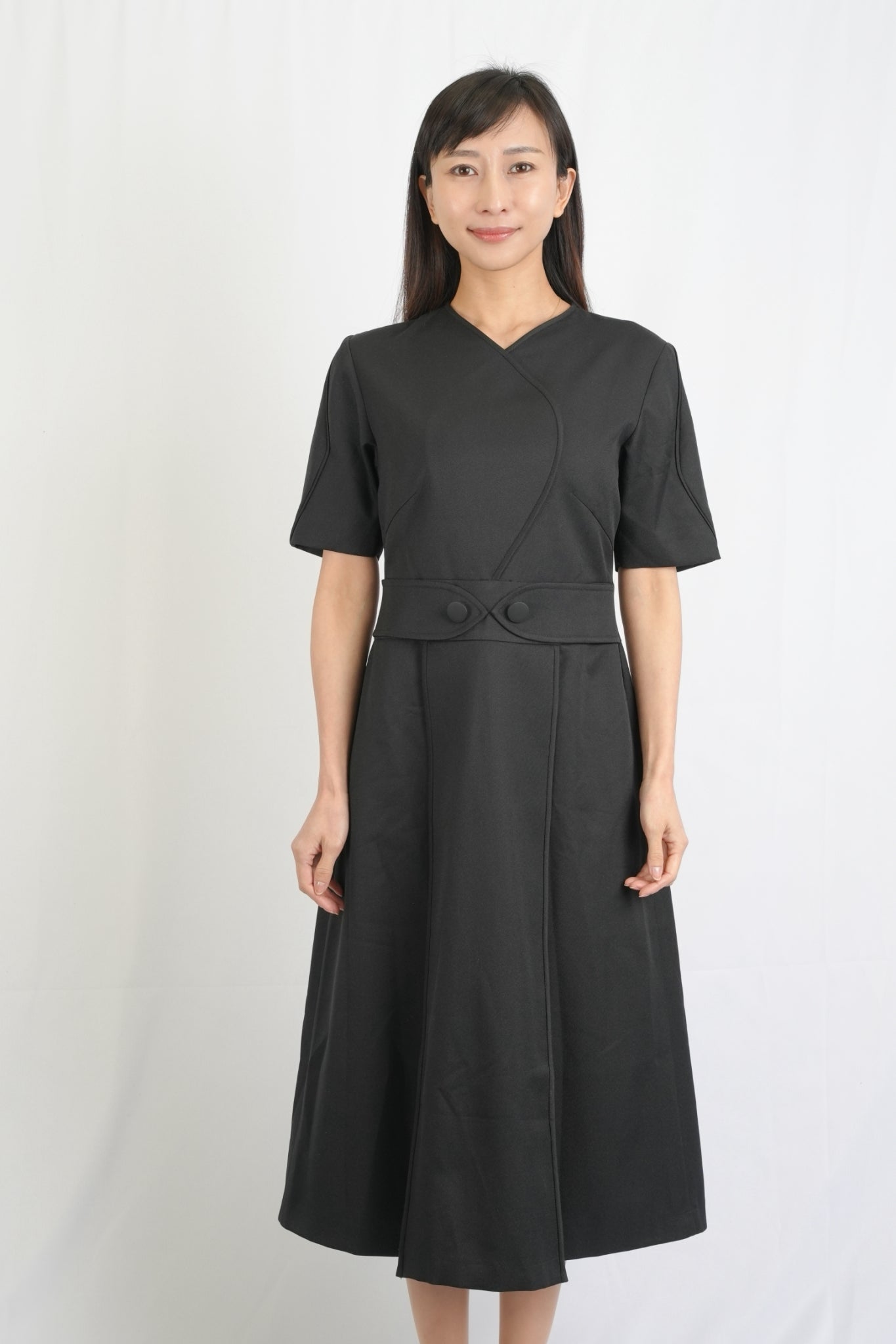 モードブラックミディドレス