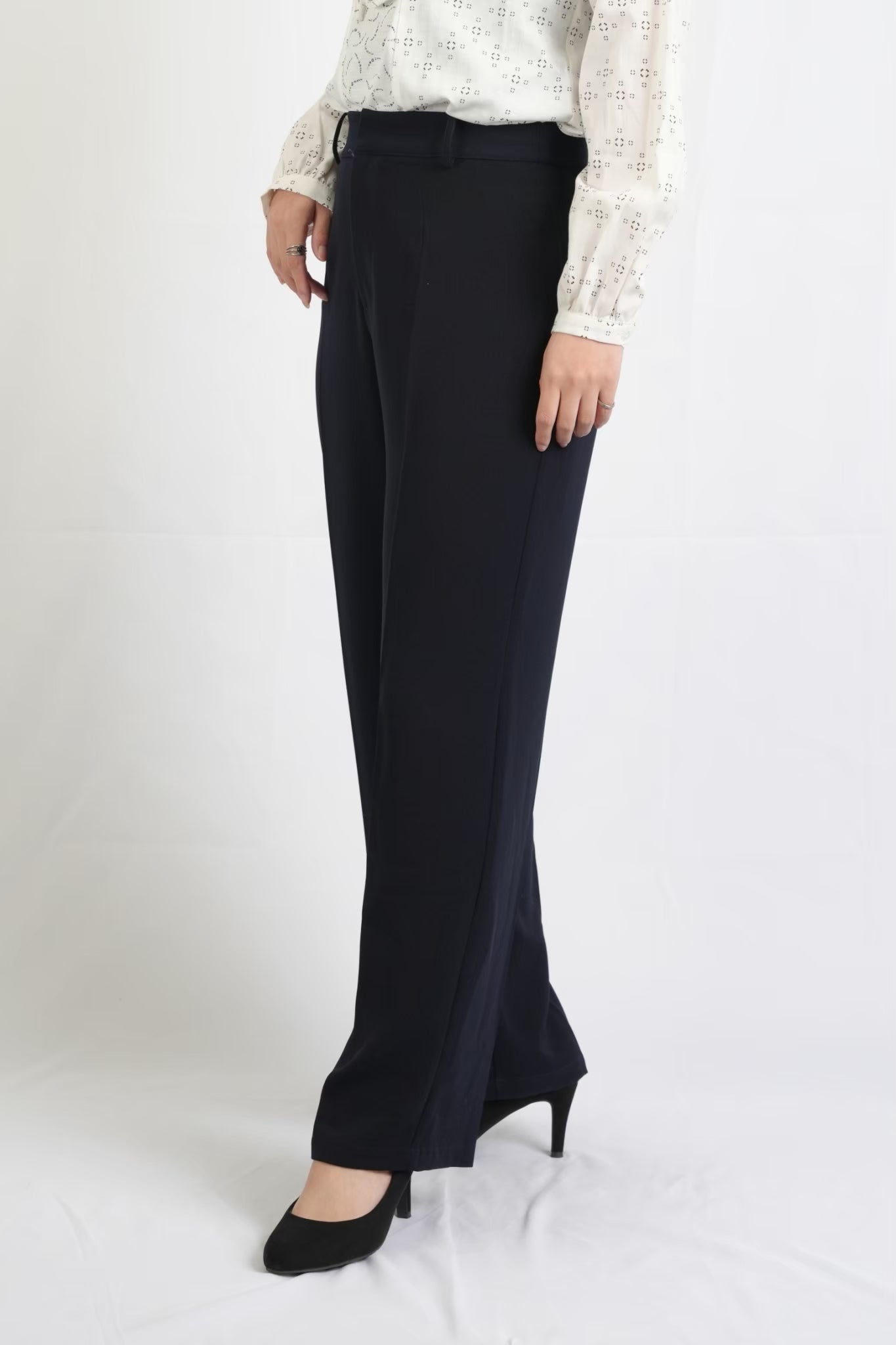 リラックスタックパンツ