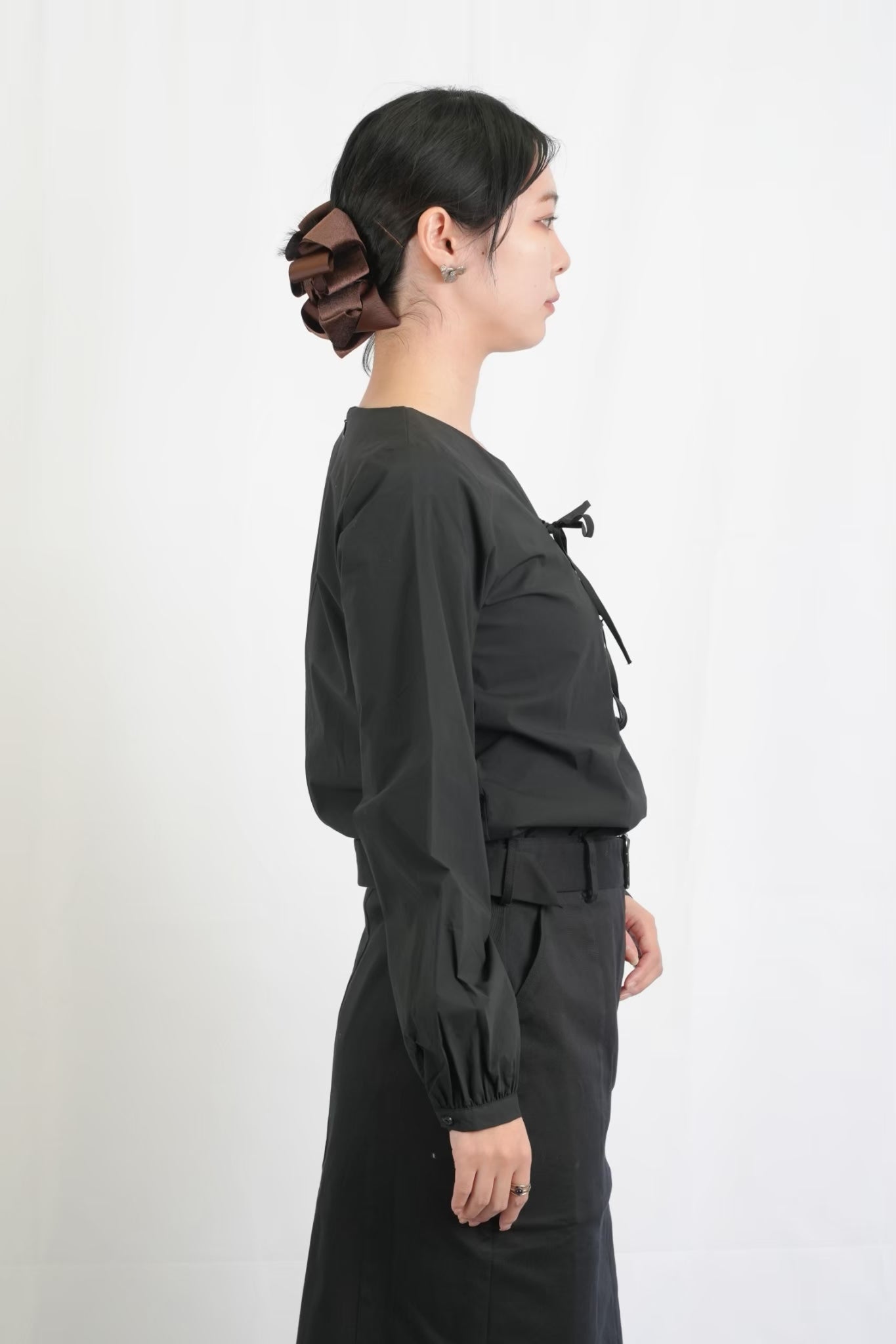 ドローストリングボリュームスリーブブラウス