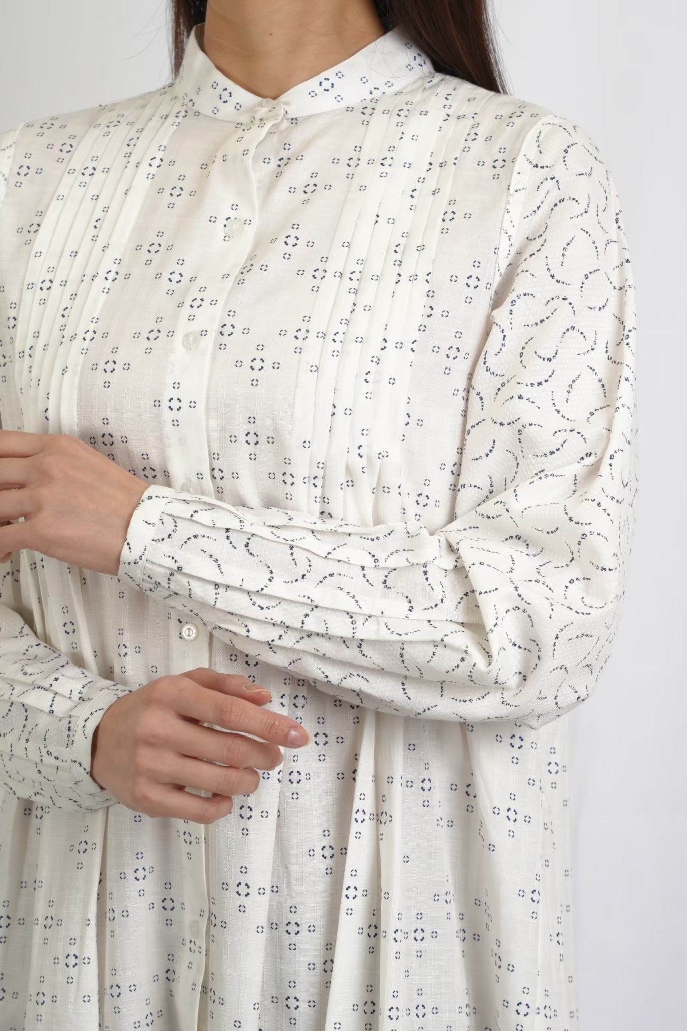 バティック柄ボリュームスリーブタックシャツワンピース