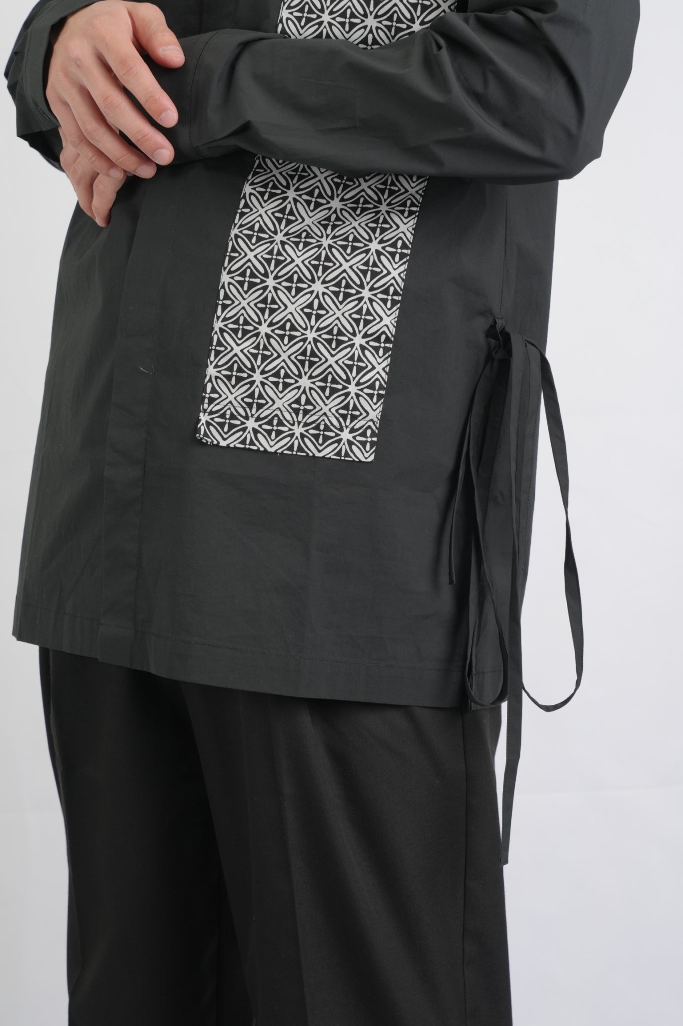 バティック柄ウエストベルトシャツ