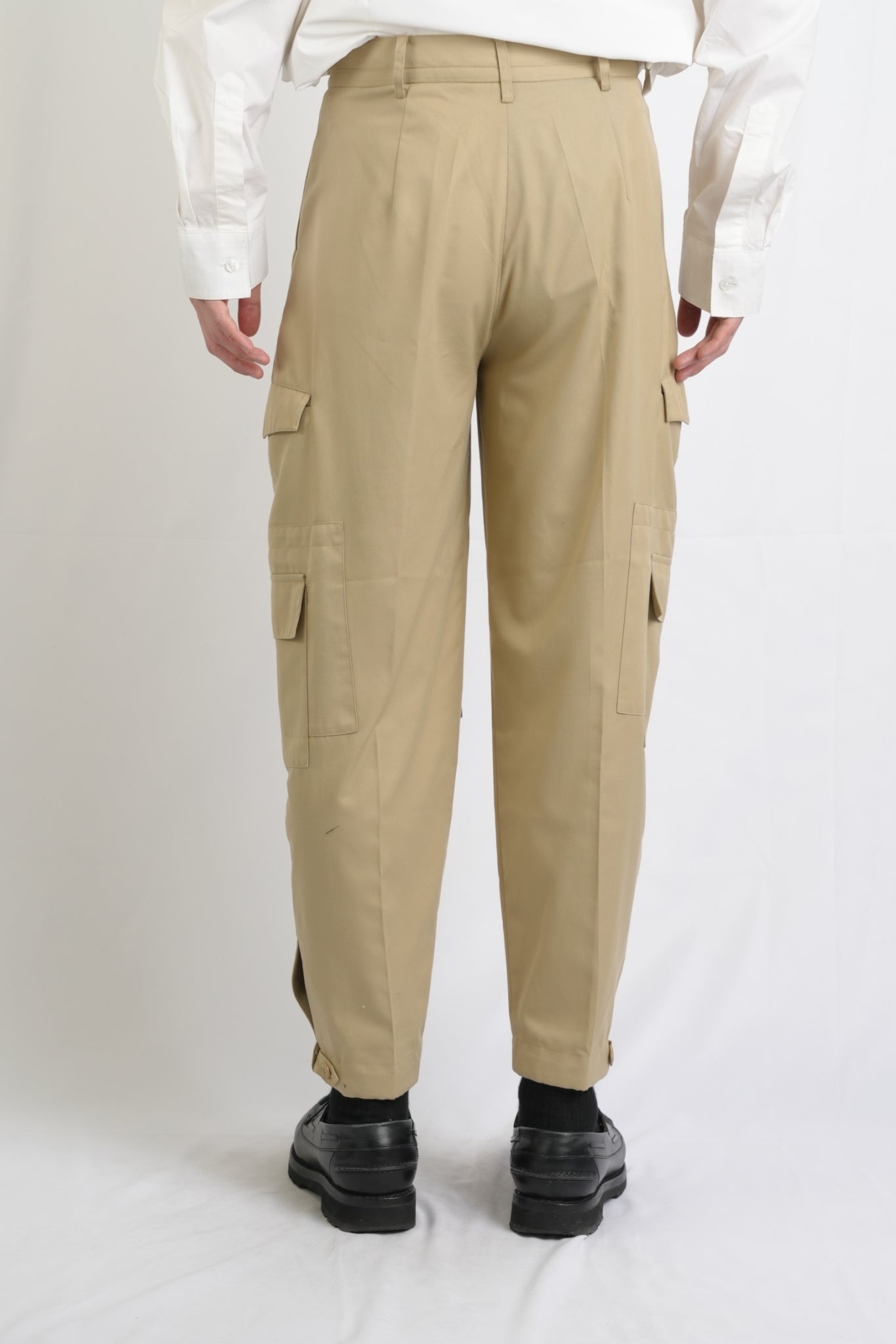 アンクル丈スリムカーゴパンツ