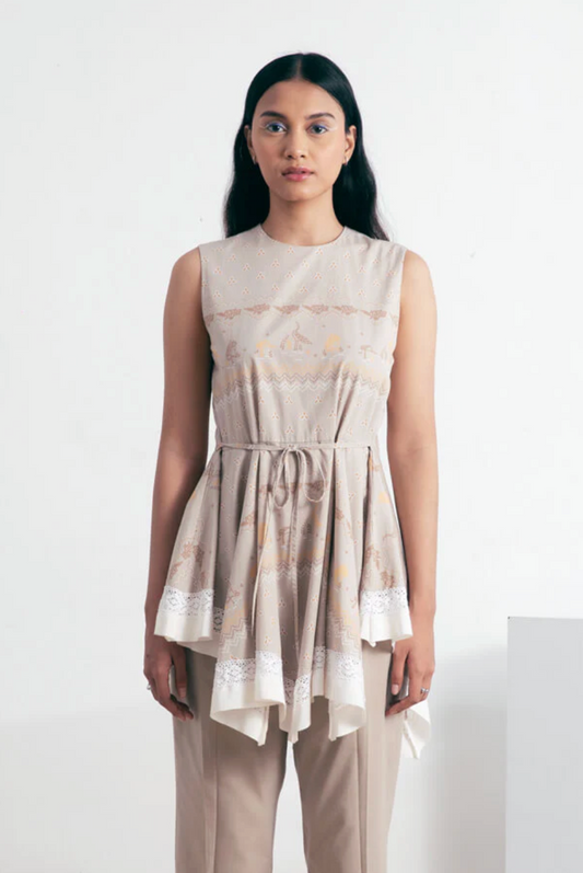 アシンメトリーヘムプリントブラウス