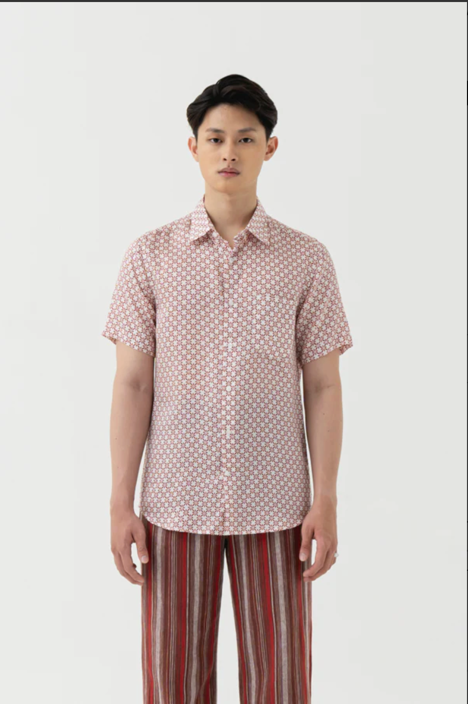 レッドジオメトリック半袖シャツ