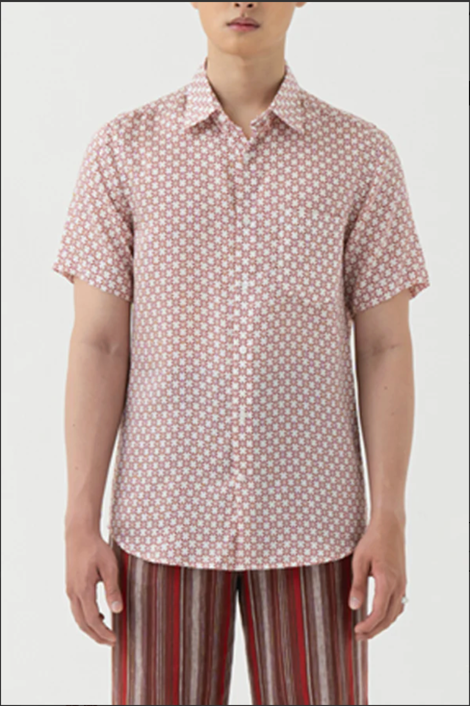 レッドジオメトリック半袖シャツ