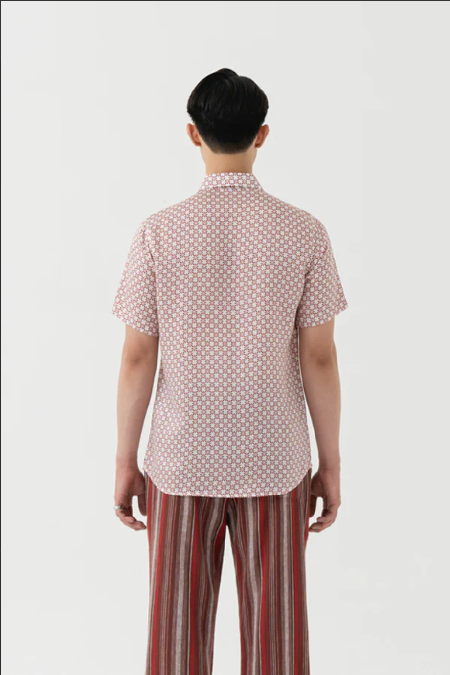 レッドジオメトリック半袖シャツ