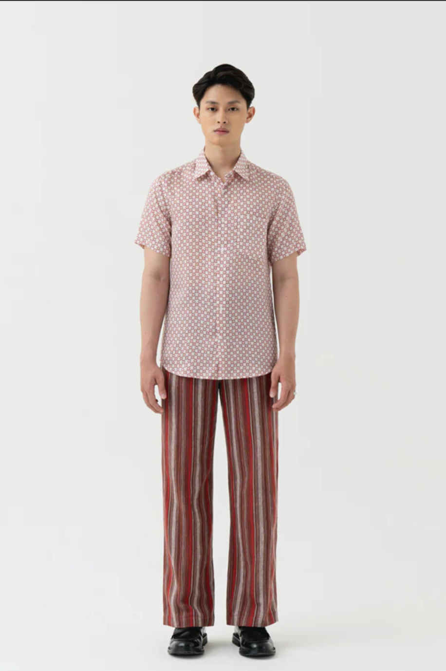 レッドジオメトリック半袖シャツ