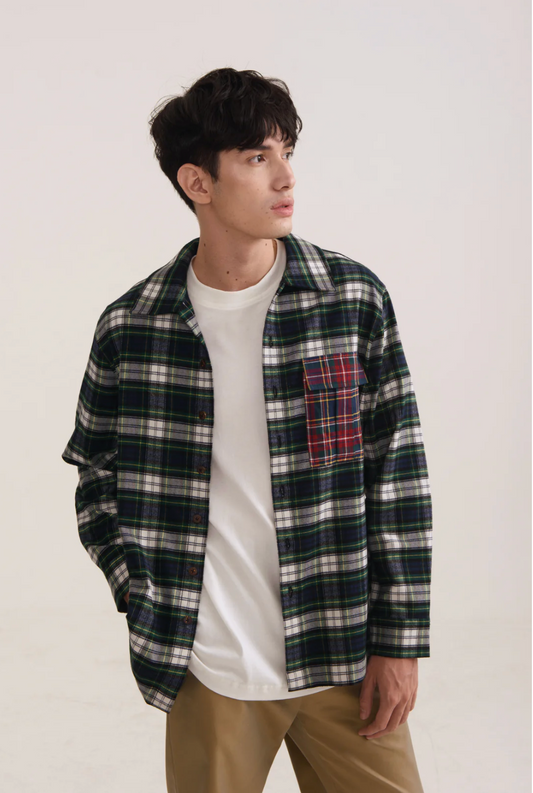 チェックパターンシャツ