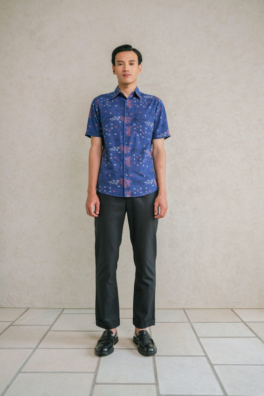 バティック柄ネイビーシャツ