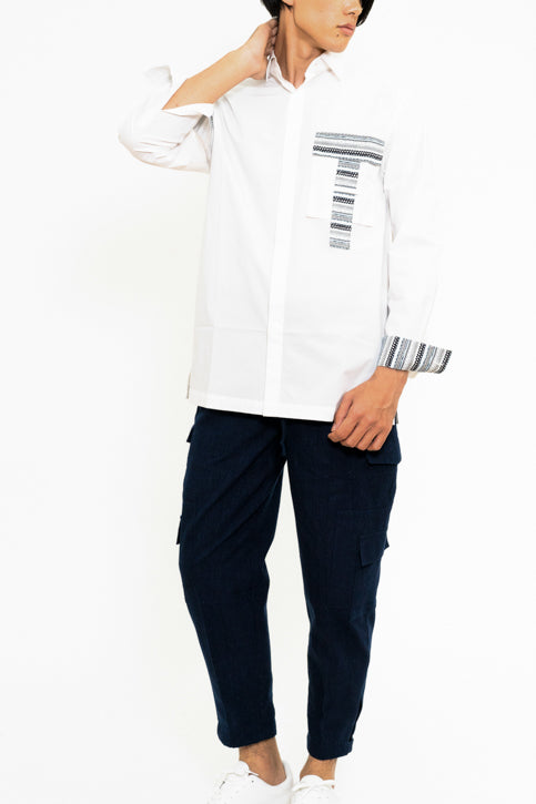 ストライプアクセントホワイトシャツ