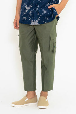 カーゴクロップドパンツ