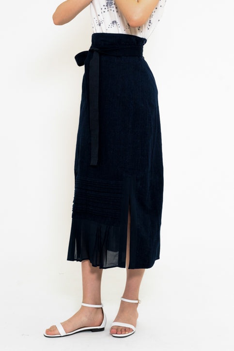 ネイビーミディスカート