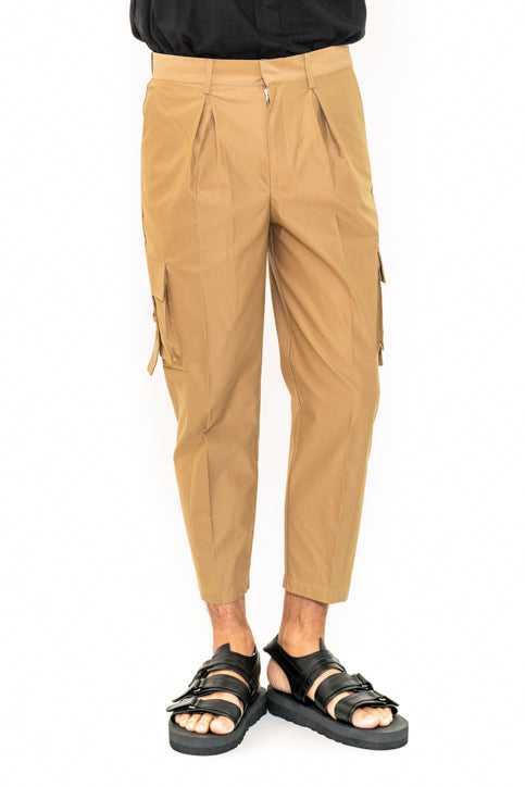 ツータックカーゴテーパードパンツ