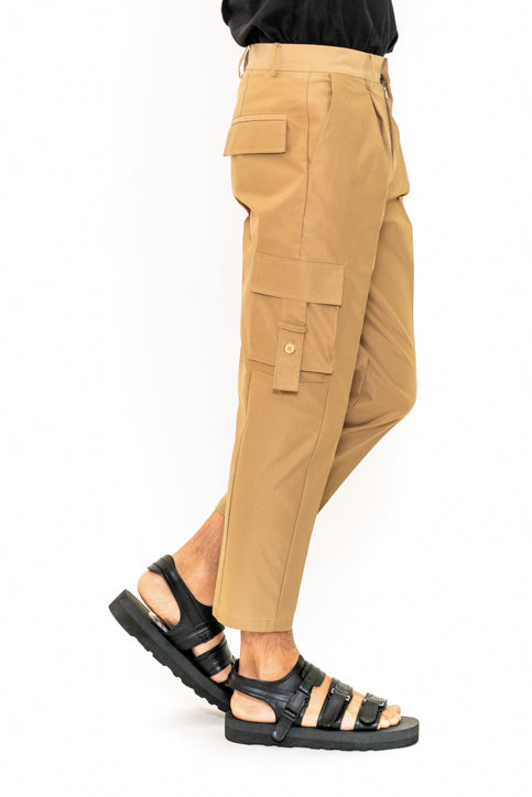 ツータックカーゴテーパードパンツ