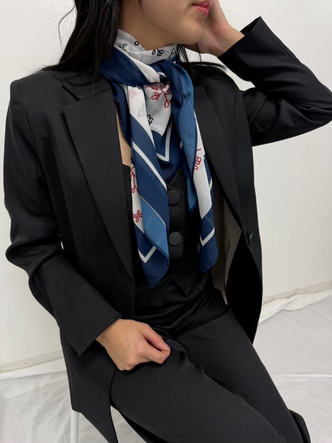 #02 スカーフ フェミニンホワイト