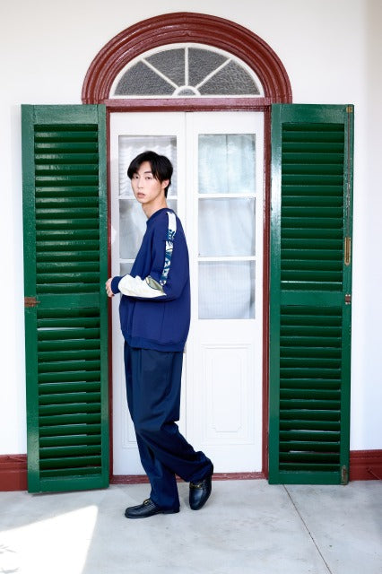 バティック柄ベルト付きリラックスアンクルパンツ